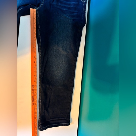 Chico’s So Lifting Dark Blue Capri Jeans - Picture 5 of 5